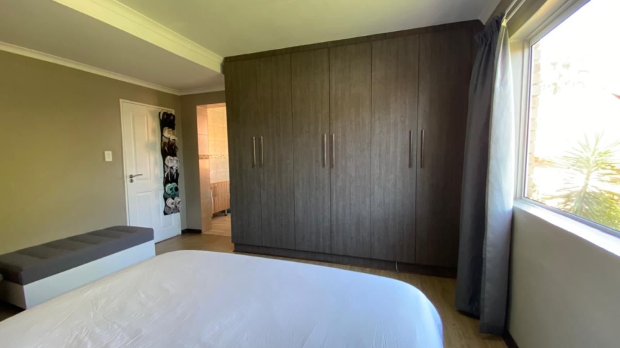 4 Bedroom Property for Sale in Pentagon Park Free State